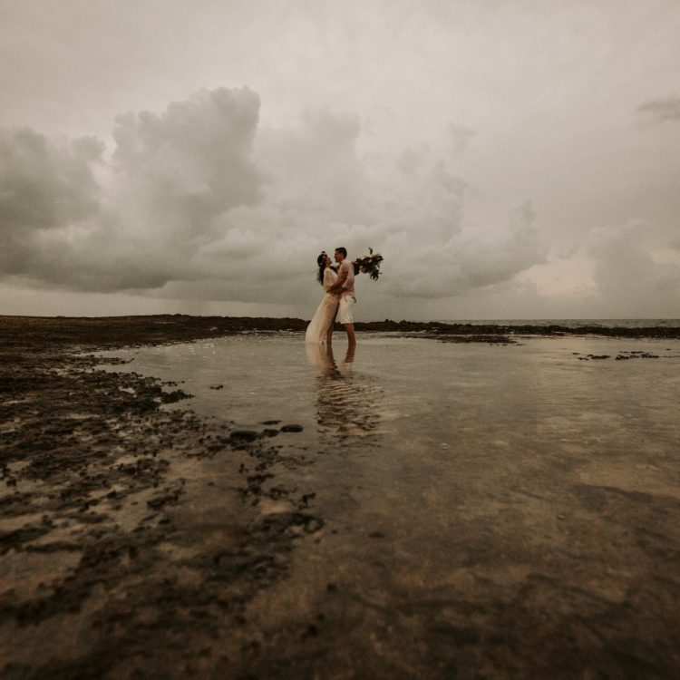 novia saliendo del agua en san andres